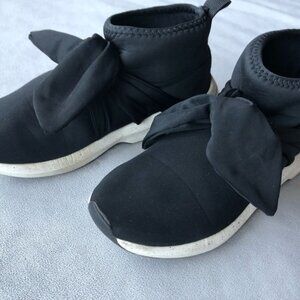 Zara ~ Slip On with Bow Detail ~ Kids Size 35